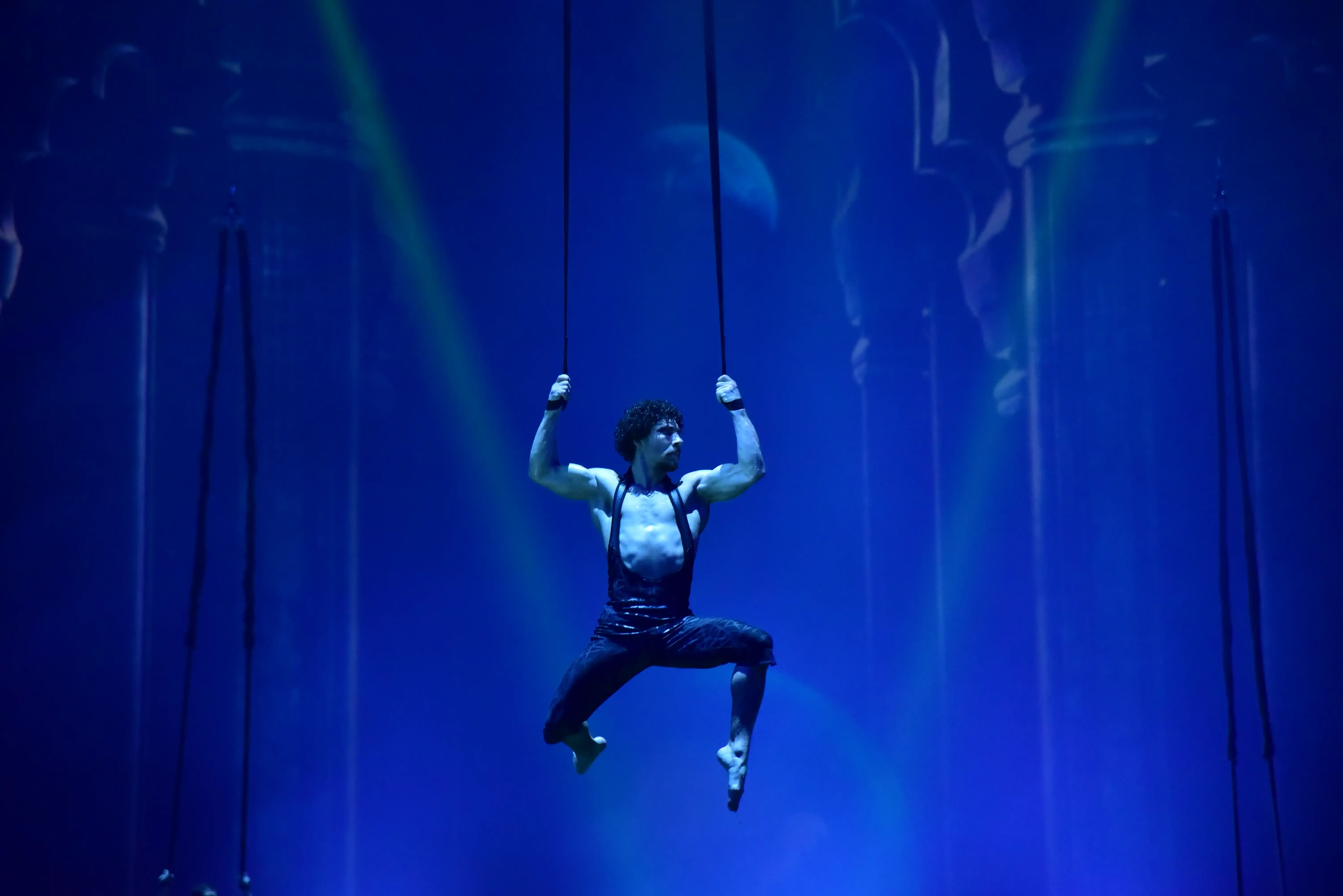 La Perle by Dragone